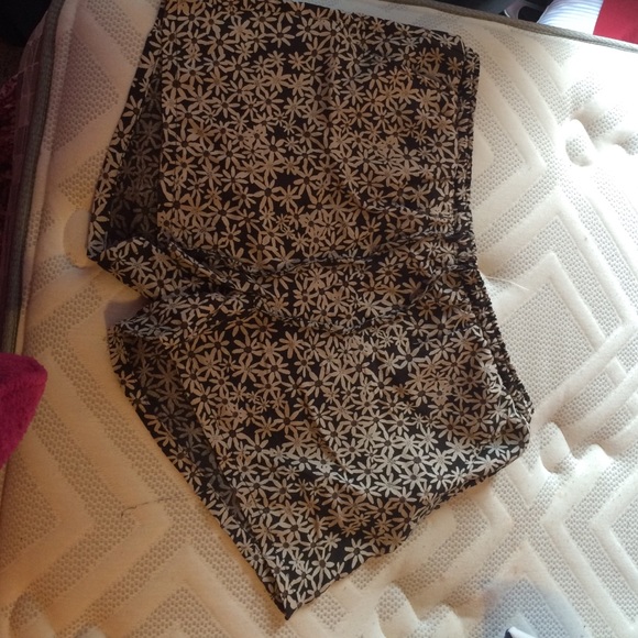 PacSun Pants - Flower shorts