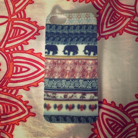 PacSun elephant phone case