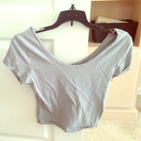 Deep scoop neck gray crop top
