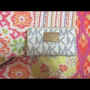 Micheal Kors wristlet!