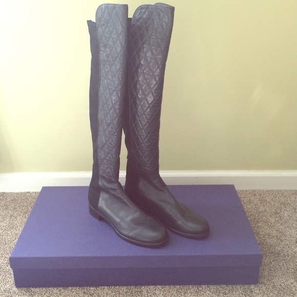 stuart weitzman quilted boots