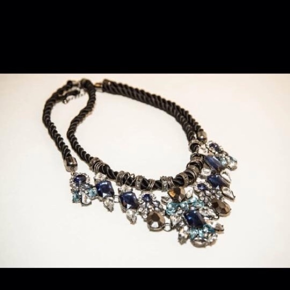 NWOT ZARA NECKLACE