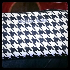 Mk black/white saffiano