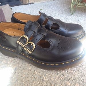 Doc Martens Mary Janes 8065