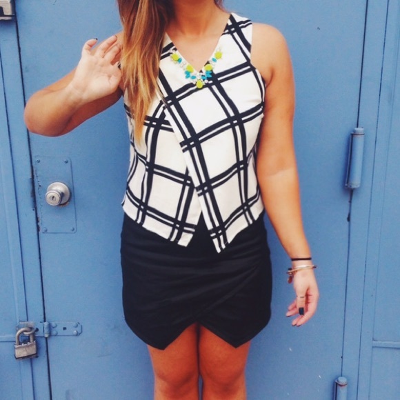 Rococo cropped tank - Picture 2 of 2