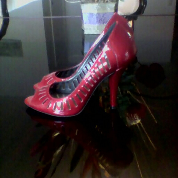 Red pump  Jessica  Simpson