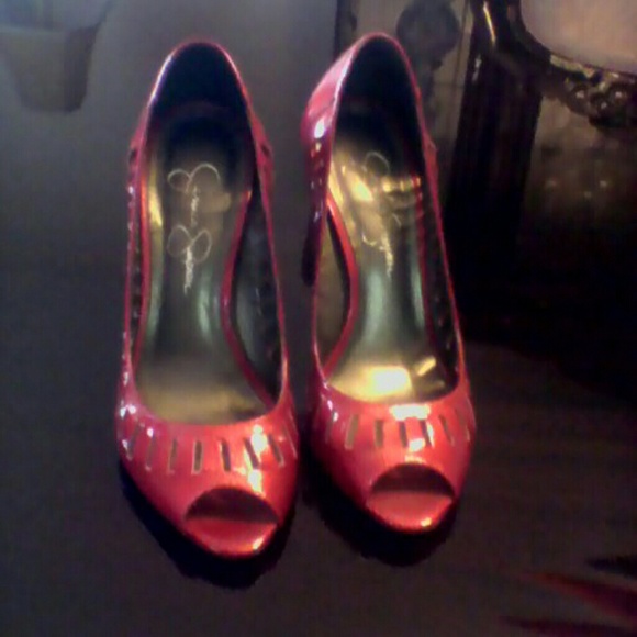 Red pump  Jessica  Simpson - Picture 2 of 3