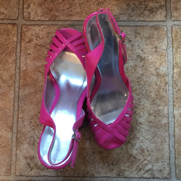 Pink sandal heels - Picture 1 of 4