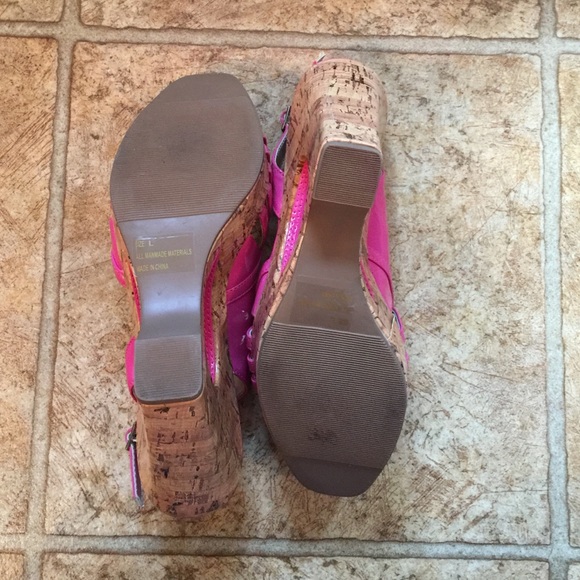 Pink sandal heels - Picture 4 of 4