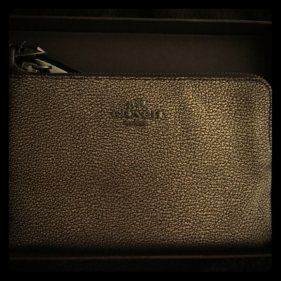 NWT Coach Metallic leather Small wristlet
