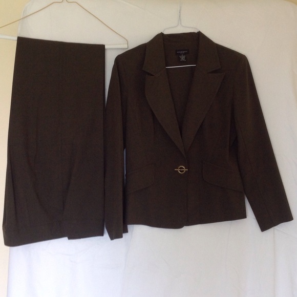 2-piece suit.