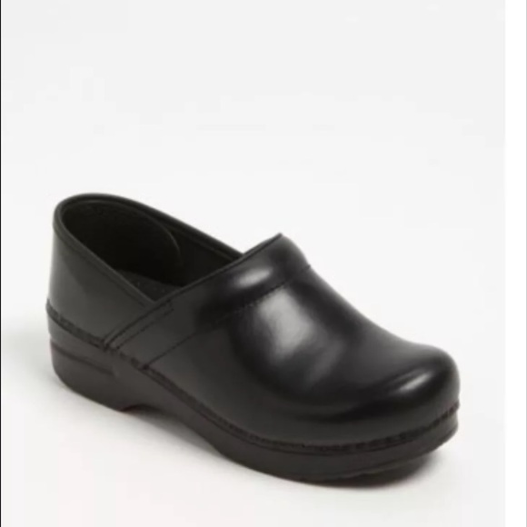 dansko medical clogs