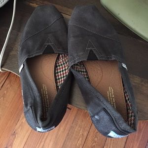 Grey toms size 9
