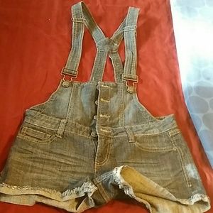 Short overalls