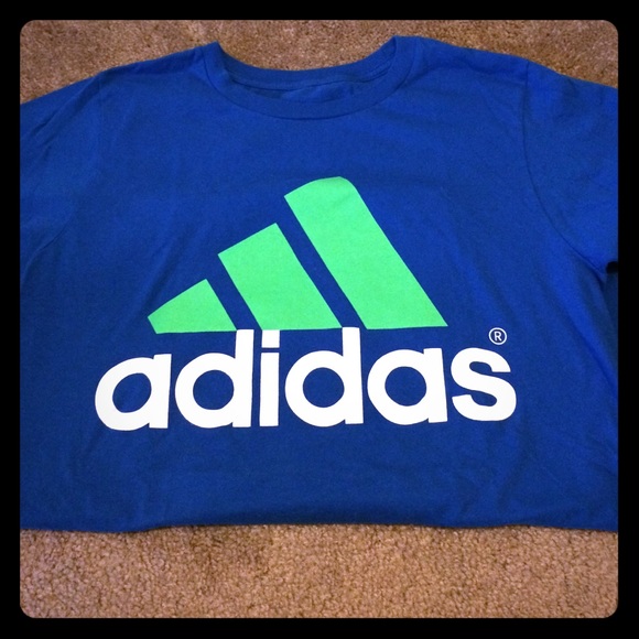 Never Worn Adidas T Shirt Size Small!