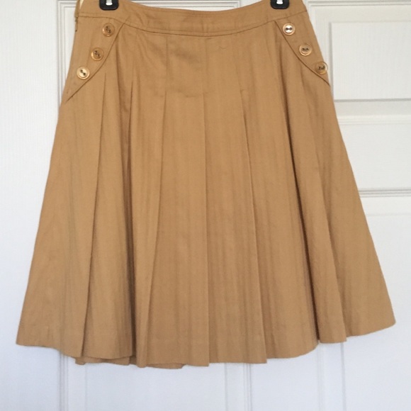 Mustard pleated skirt