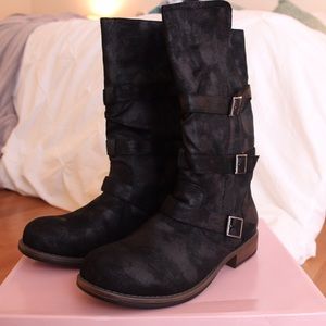 NEW IN BOX Crown Vintage Black Boots