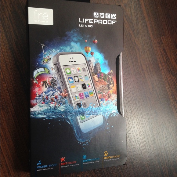 White Fre Lifeproof case 5c