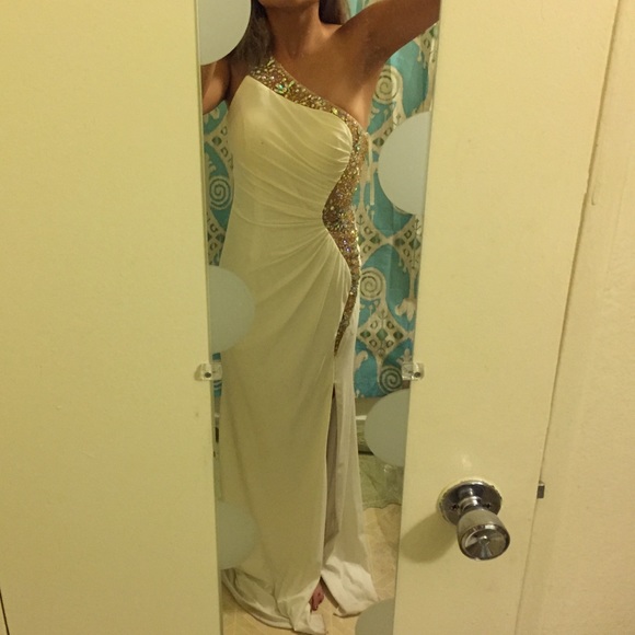 White prom dress - Picture 3 of 4