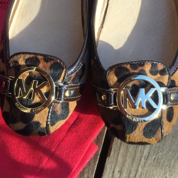🚫SOLD🚫Michael Kors leopard flats - Picture 2 of 4