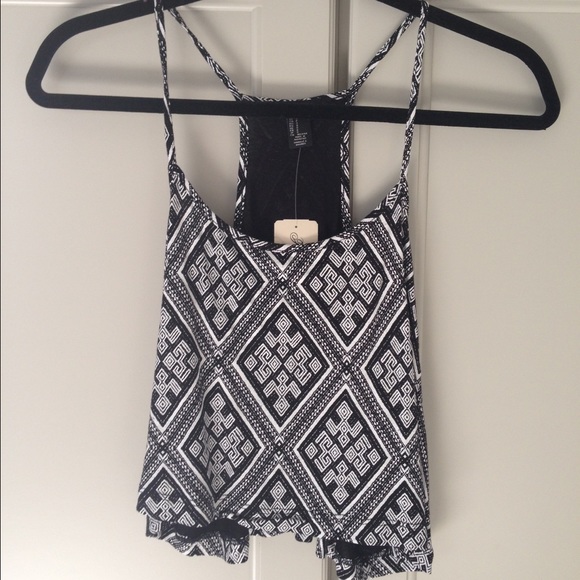 🚫🚫 SOLD 🚫🚫 NWT crop tank top