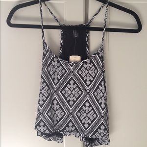 🚫🚫 SOLD 🚫🚫 NWT crop tank top