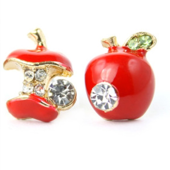 Jewelry - 🚫Sold🚫Super cute bitten apple earrings!!!