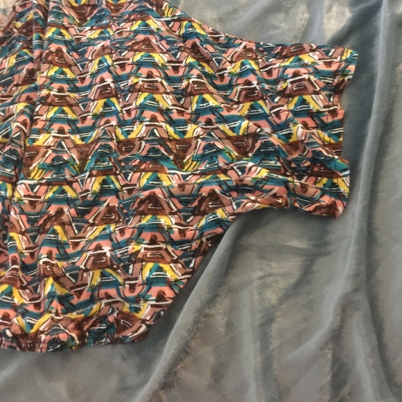 Top - Picture 2 of 3