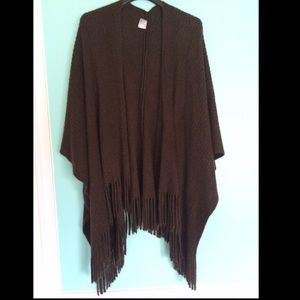 BROWN WRAP AROUND FRINGE PONCHO