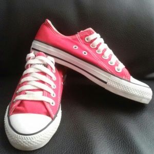 2 x shoes bundle All Star Converse red & purple