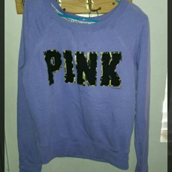 Pink vs sweater - Picture 1 of 1