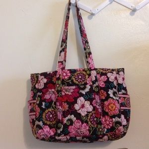 On hold for beeriekins Vera Bradley tote