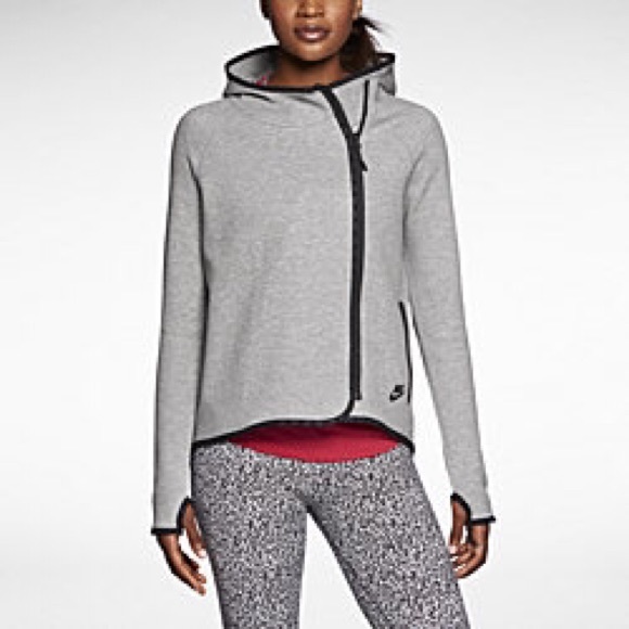 Nike Tech Fleece Cape