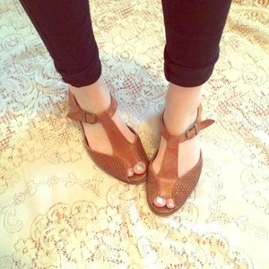 Vintage Brass Plum leather sandals