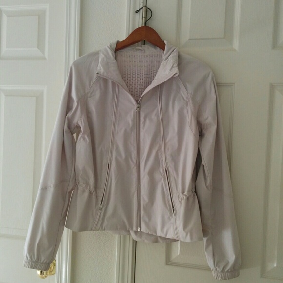 Lululemon outlet running jacket size 6/8