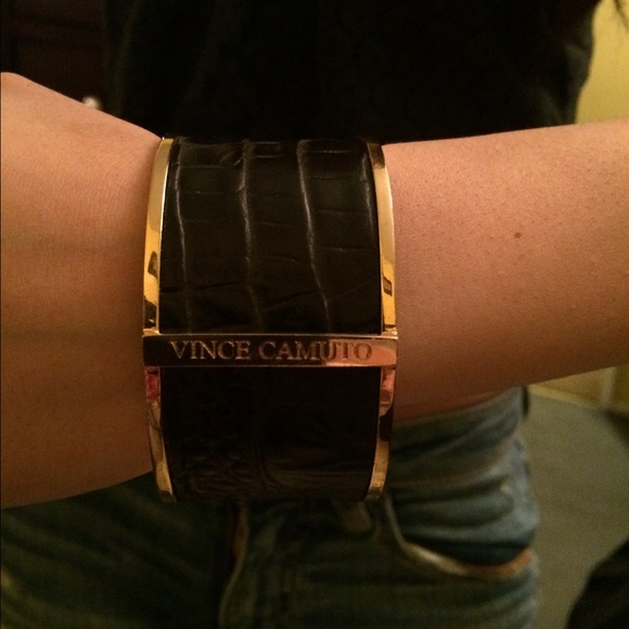 Vince Camuto thick bangle