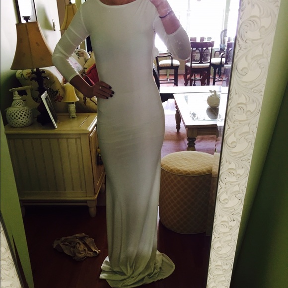 White gown - Picture 2 of 2