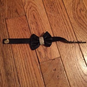 Leather and diamond bow bracelet
