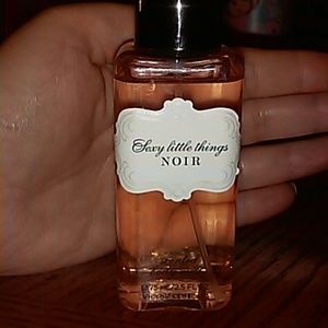 VS SEXY LITTLE THINGS NOIR.