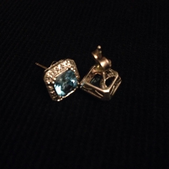 Diamond blue topaz albion Sterling stud earrings - Picture 2 of 4