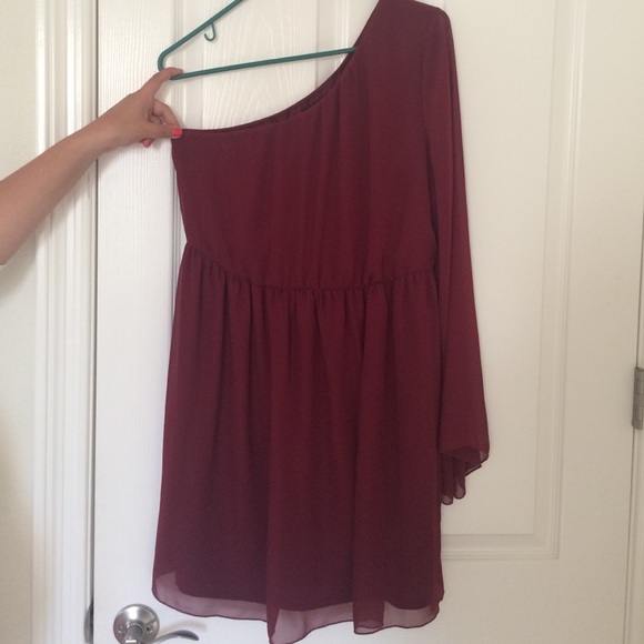 Off the shoulder long sleeve maroon dress