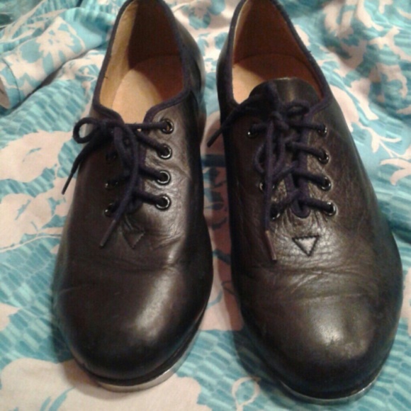 SOLD BLOCH TAP SHOES - Picture 1 of 4