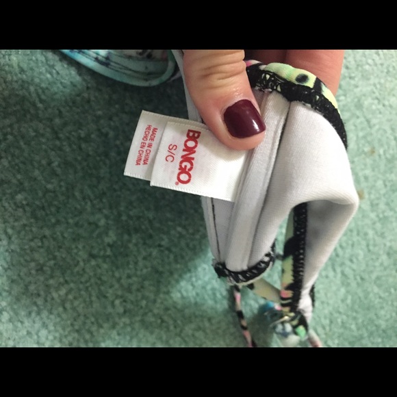 Bikini - Picture 3 of 4