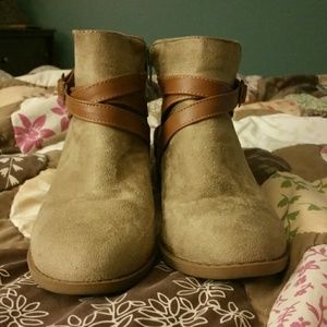 Just Fab suede booties