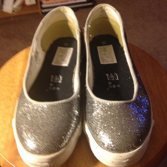 Converse sparkly silver flats