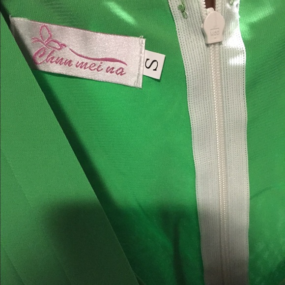 Dress - Picture 3 of 4