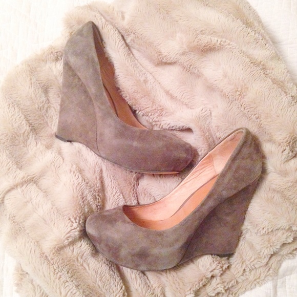 L.A.M.B. Shoes - 🎉🎉SALE L.A.M.B Plum Suede Wedges🎉🎉