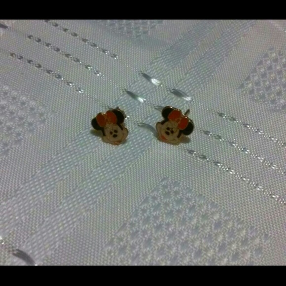 Minnie Mouse earings