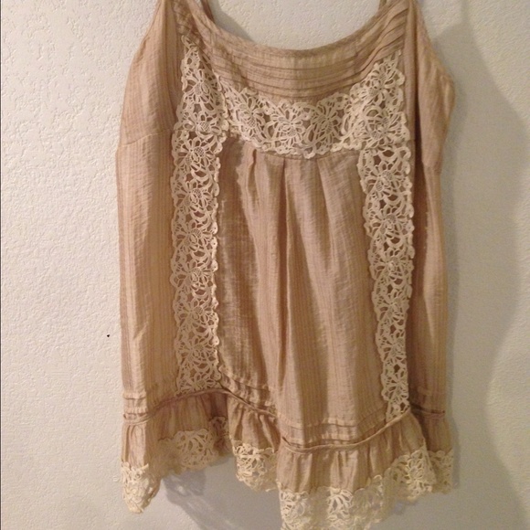 Very pretty tan and white lace tank top.