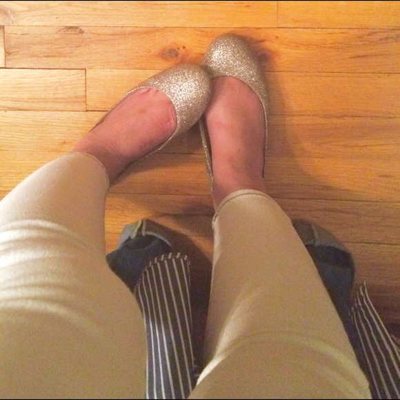 glittery gold fairy shoes - Picture 3 of 4